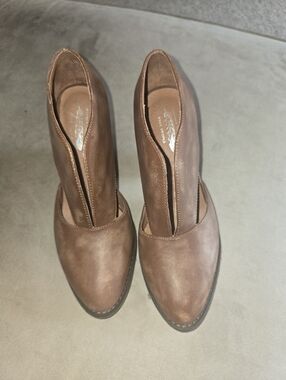 NWOT, Jeffrey Campbell Boots. Tan Colored Leather. Size 8